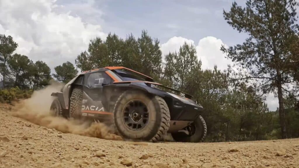 Dacia își propune să strălucească la Dakar 2026. Patru Sandrider pornesc în aventura deșertului alături de o echipă de piloți de top