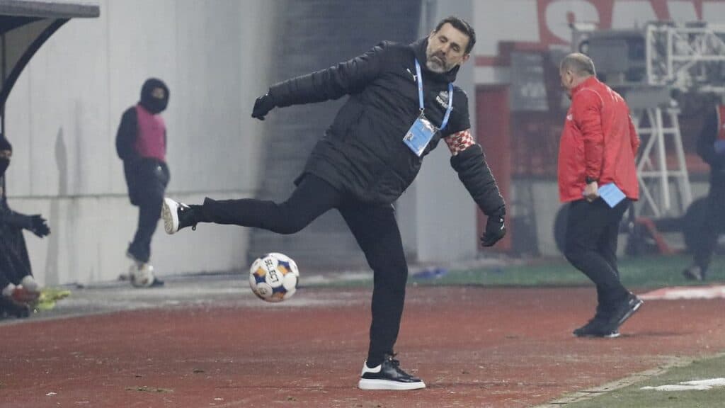Dinamo riscă să își piardă antrenorul: ”Am avut discuții cu mai multe echipe.”