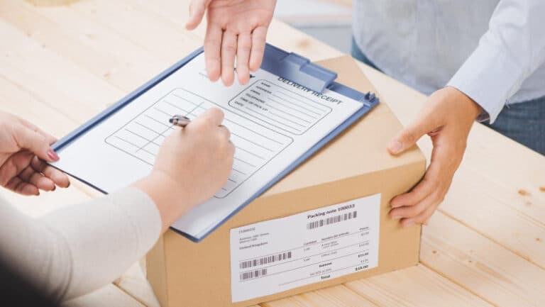 Două națiuni europene impun taxe pe coletele din afară, iar România se află în fruntea cu cele mai mari sume