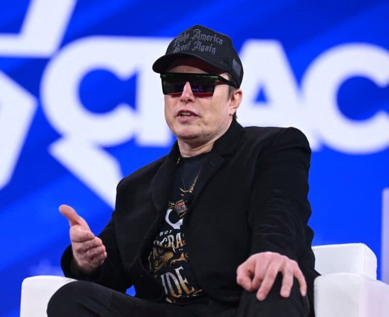 Negocieri între SpaceX, Tesla și xAI pentru o fuziune promițătoare, conform surselor