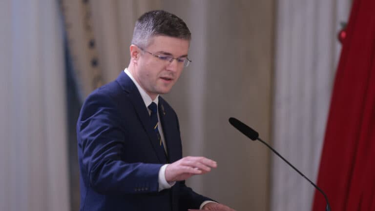 Ministrul Economiei discută despre SALROM: „Voi duce mai departe misiunea lui Radu Miruță.” Ce se preconizează pentru companiile de stat cu rezultate slabe?