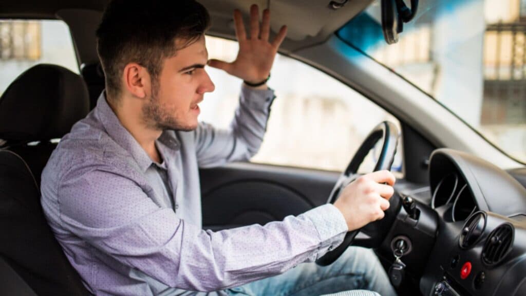 Provocări suplimentare pentru șoferi: Legea impune plata taxelor pentru recuperarea permisului de conducere
