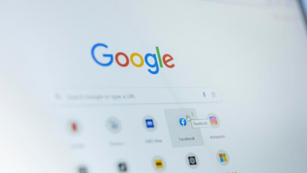 Google își curăță rezumatele, după ce a descoperit informații eronate și riscante pentru utilizatori