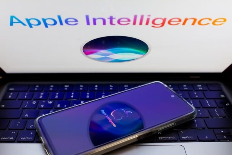 Gemini de la Google va impulsiona funcțiile de inteligență artificială ale Apple, inclusiv Siri