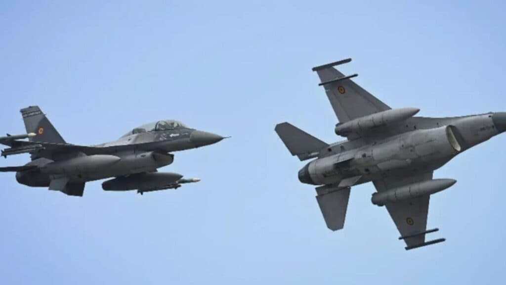 Prezența dronelor rusești la 10 kilometri de granița României. MApN a pregătit două F-16 pentru intervenție. Alertă RO-Alert pentru locuitorii din nordul județului Tulcea