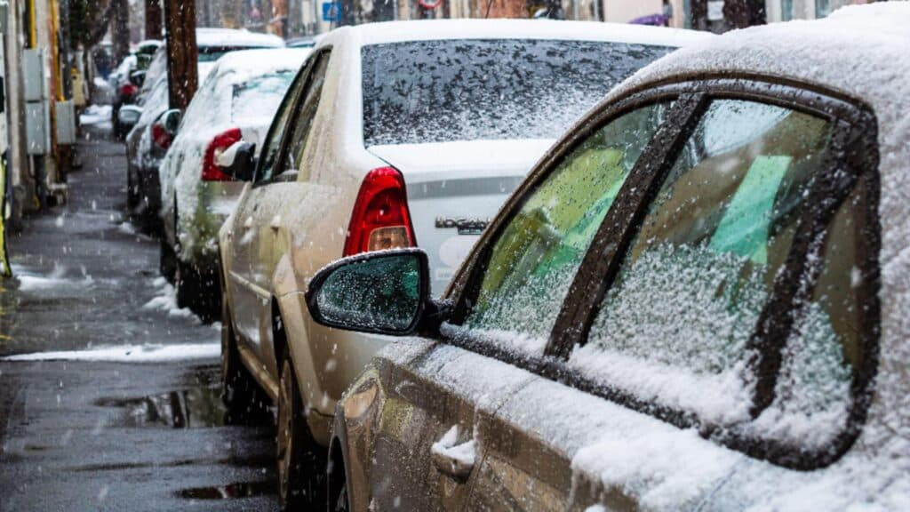 Iarna își face simțită prezența în Capitală: prima ninsoare și alertă galbenă până la ora 23:00 – prognoza temperaturilor pe care le vom întâlni
