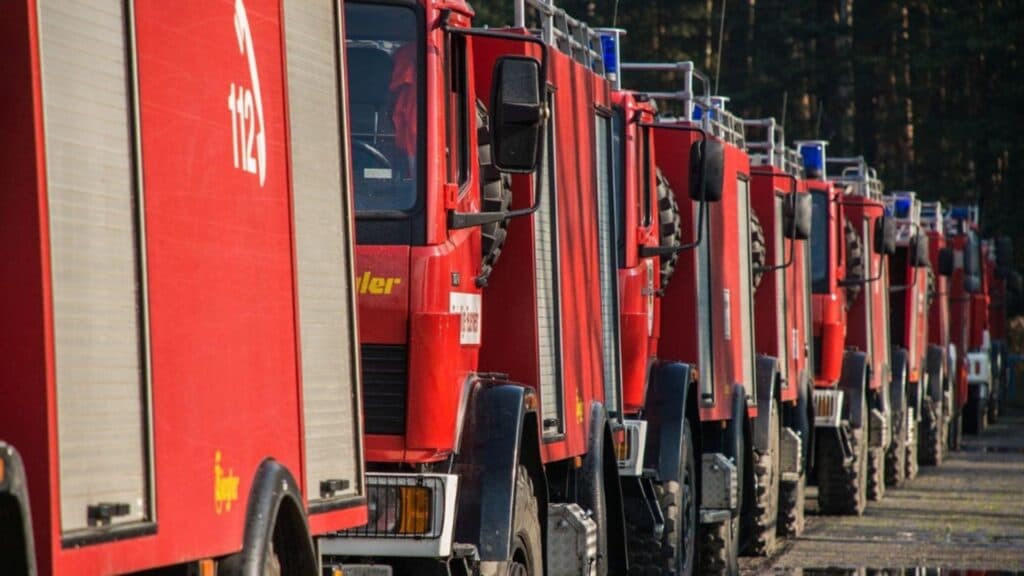 Flăcări devastatoare într-un imobil din Sibiu: în jur de 30 de locatari se aflau în clădire