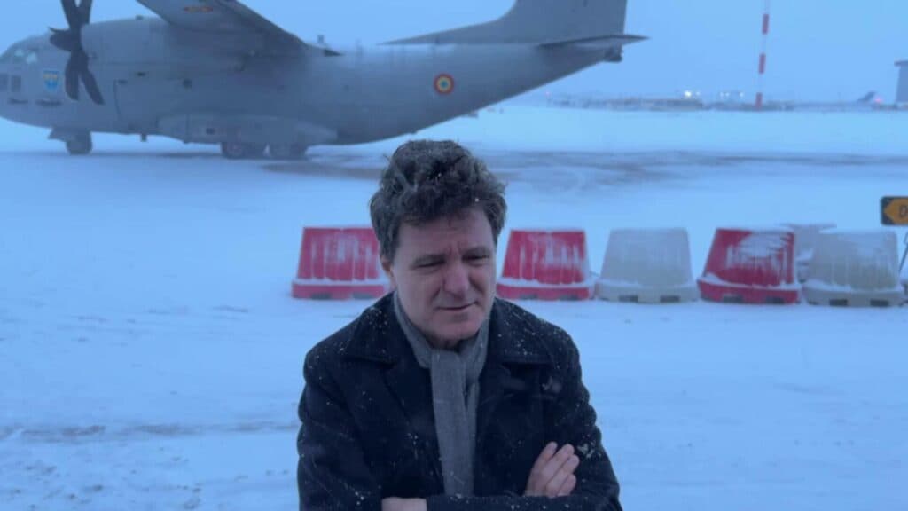 Jurnalistul care a pus la îndoială teoria „escortei aeriene de recunoștință” îi răspunde cu vehemență lui Nicușor Dan: Ați depășit limita cu tonul și atitudinea dumneavoastră