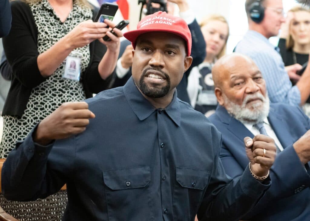 Kanye West își mărturisește lupta cu o perioadă psihotică și își cere iertare celor afectați de acțiunile sale