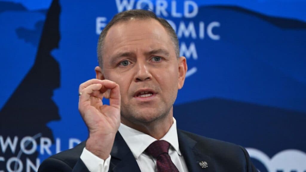 Karol Nawrocki: „Contribuțiile SUA la NATO ating 65%, în timp ce europenii contribuie cu 35%. Trump joacă un rol esențial în securitatea globală.”