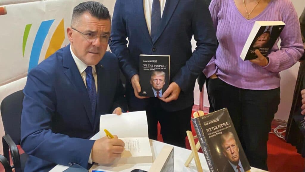 Premiera lucrării lui Dan Dungaciu dedicată lui Donald Trump, în așteptarea cărților blocate la vamă: „Nici Trump nu a reușit să depășească Prutul.”