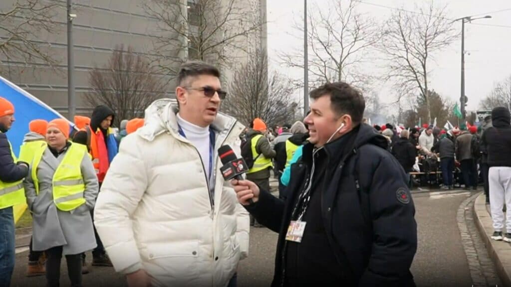 Luis Lazarus, solidar cu fermierii români în protestul de la Strasbourg: „Soluții doar pentru Ucraina, nu și pentru noi.”