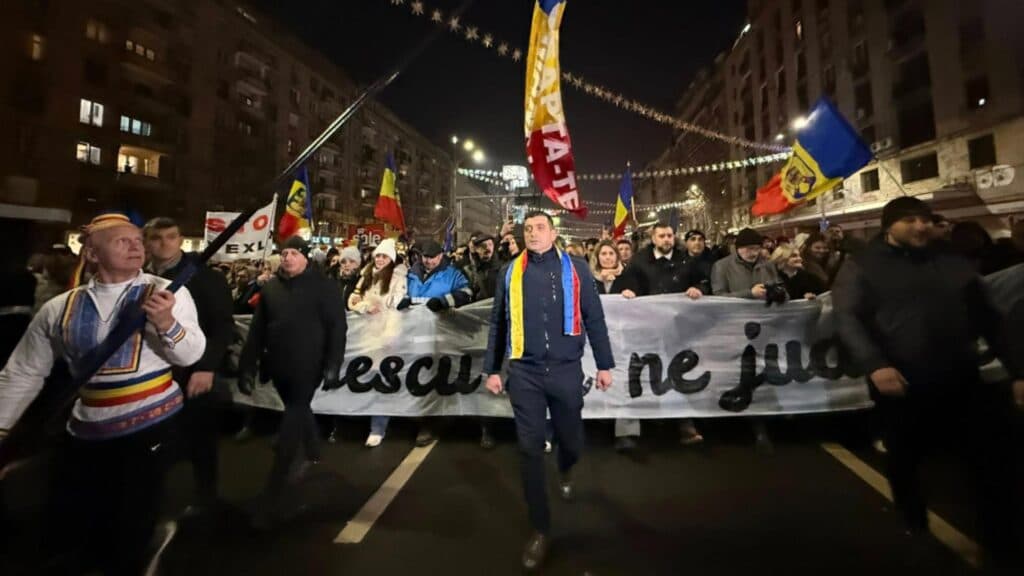 Mesajul AUR în urma mitingului masiv din Piața Victoriei: „România este a românilor.”