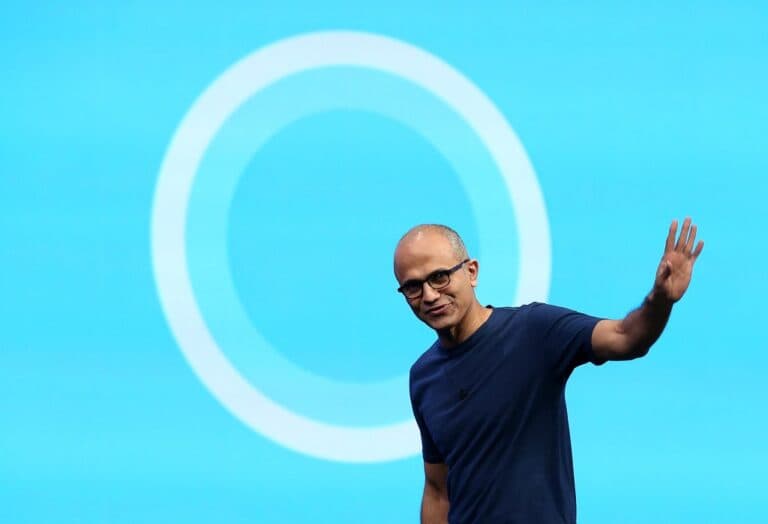Microsoft continuă să achiziționeze cipuri AI de la Nvidia și AMD, chiar și după lansarea propriilor soluții, afirmă Nadella