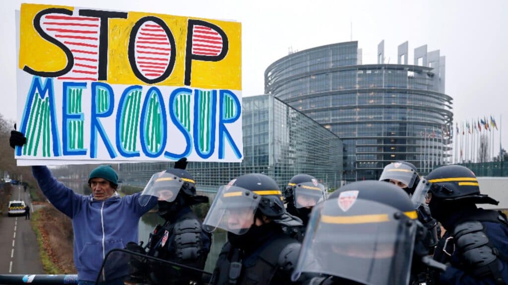 Ministrul Agriculturii avertizează: „Substanțe interzise, pesticide și hormoni din țările Mercosur amenință sănătatea în România și în UE.”