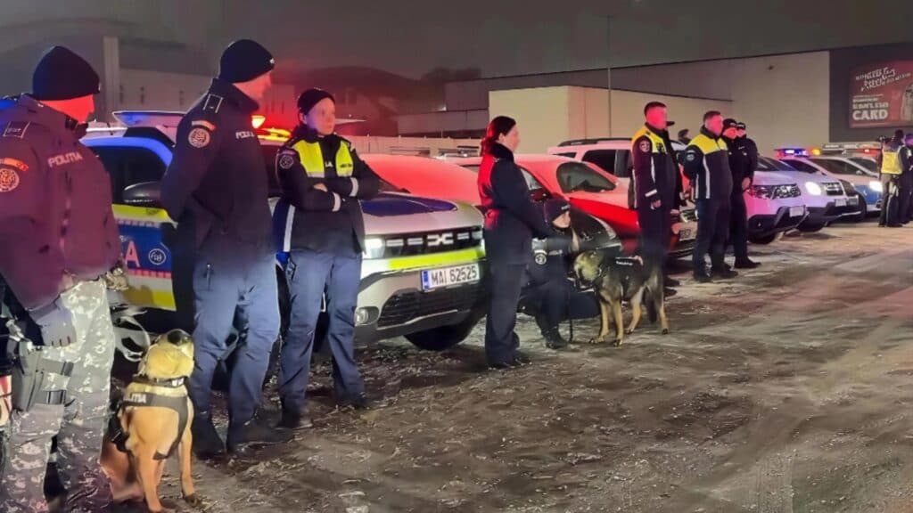 Minorele dispărute din Suceava au fost descoperite la o petrecere privată. Una dintre fete, în vârstă de 14 ani, a revenit acasă cu taxiul în miezul nopții