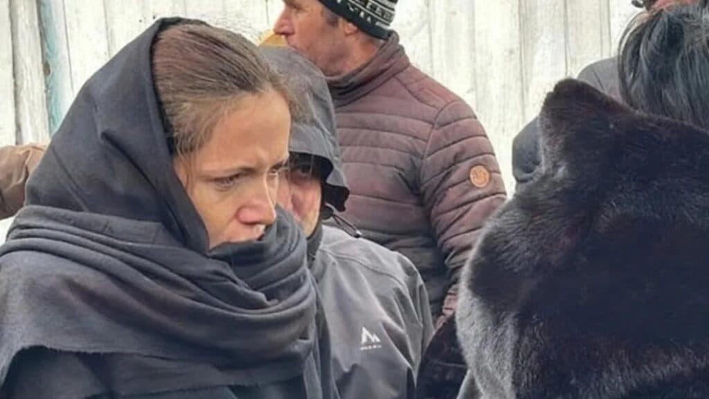 Mirabela Grădinaru și-a însoțit bunica pe ultimul său traseu la Zăpodeni, în timp ce Nicușor Dan a lipsit de la ceremonie