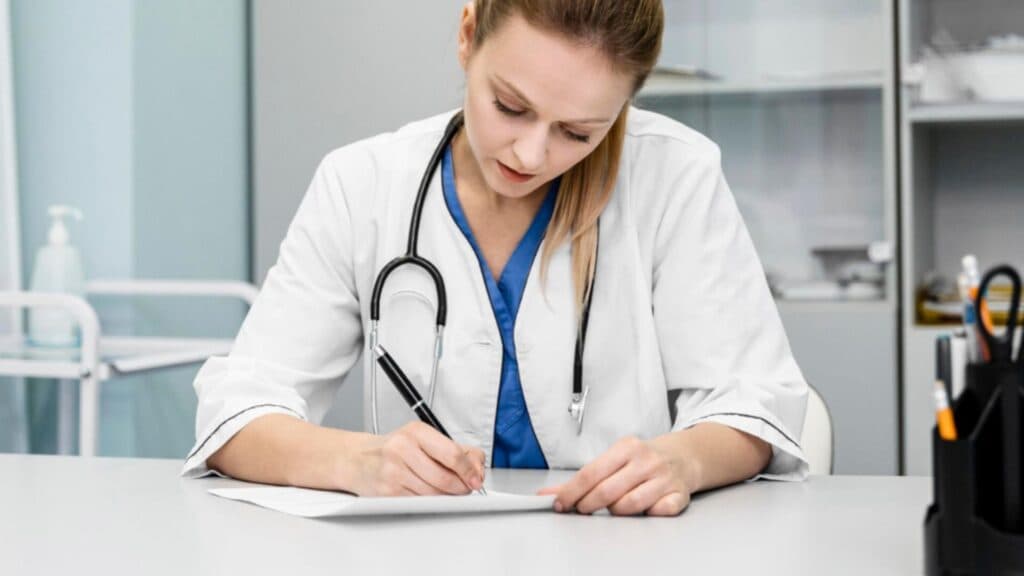De ce prima zi de concediu medical nu este remunerată: explicațiile ministrului Sănătății