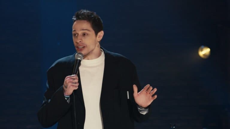 Netflix își lansează primele podcasturi originale cu Pete Davidson și Michael Irvin