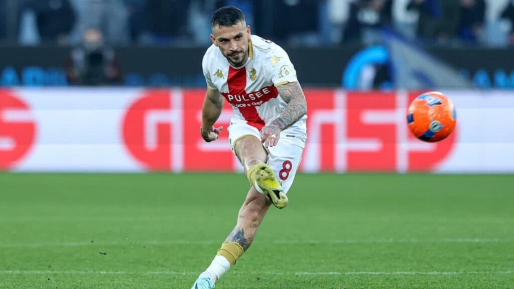 Nicolae Stanciu, pe cale să se despartă de Genoa după penalty-ul ratat în fața AC Milan, primește o propunere atrăgătoare
