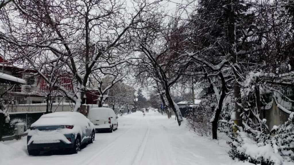 Bucureștiul acoperit de zăpadă: Previziuni METEO deosebite pentru Capitală în noaptea de sâmbătă spre duminică