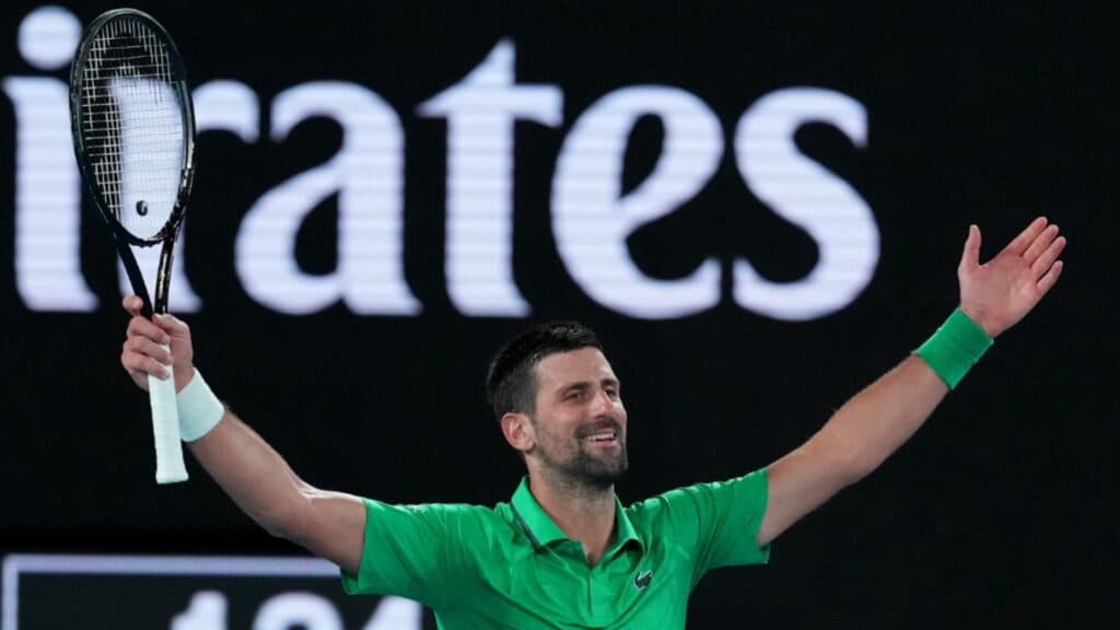 Novak Djokovic își asigură locul în finala Australian Open după un meci epic de peste 4 ore cu Jannik Sinner
