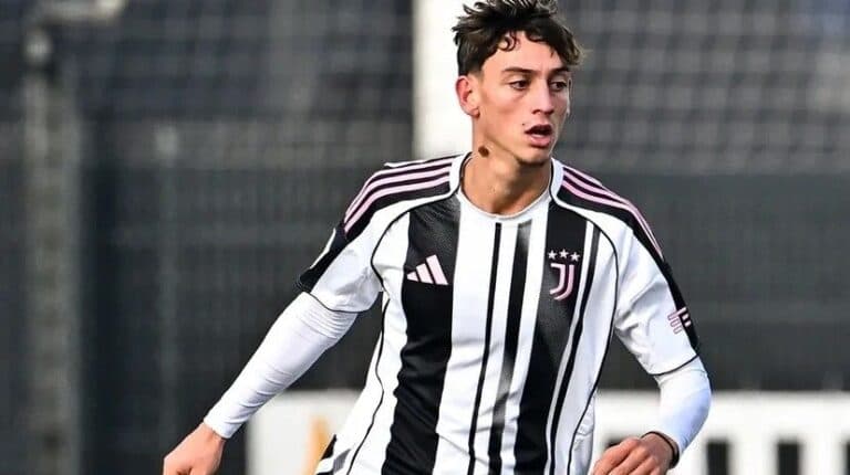 OFICIAL: Apărătorul român de la Juventus Torino se alătură echipei Sampdoria printr-un împrumut!
