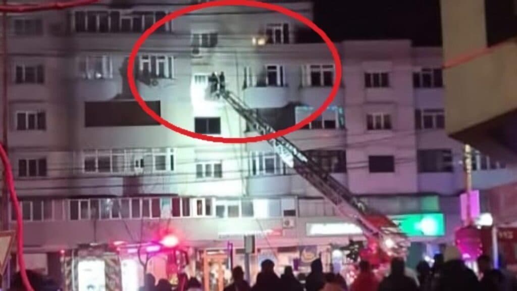 Focul de noapte în Slatina: Trei persoane internate după un apartament în flăcări și misterul din spatele incendiului