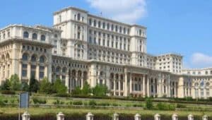 Parlamentul României, lipsit de apă timp de 24 de ore! Peste 1.000 de angajați, în fața unei crize fără ieșire