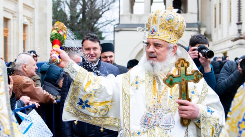 Patriarhia Română răstoarnă miturile: Biserica plătește taxe și contribuie cel mai mult la binele comunității
