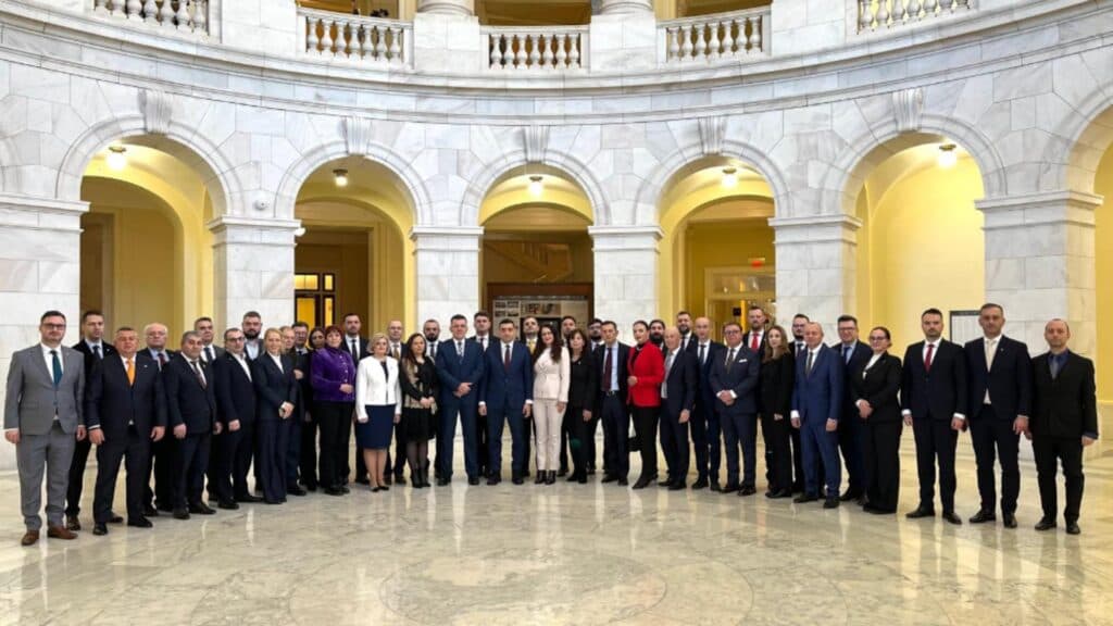 Patrioții câștigă teren: 35% dintre români ar opta pentru AUR la scrutinul electoral