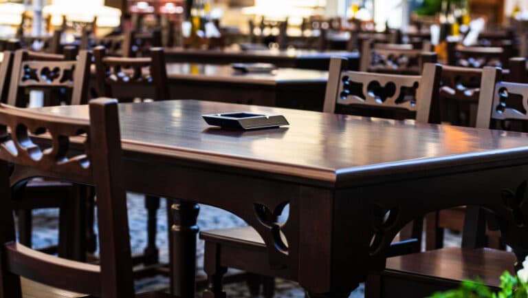 Schimbări majore în industria HoReCa: între 15% și 25% dintre restaurante riscă să se închidă până în 2026