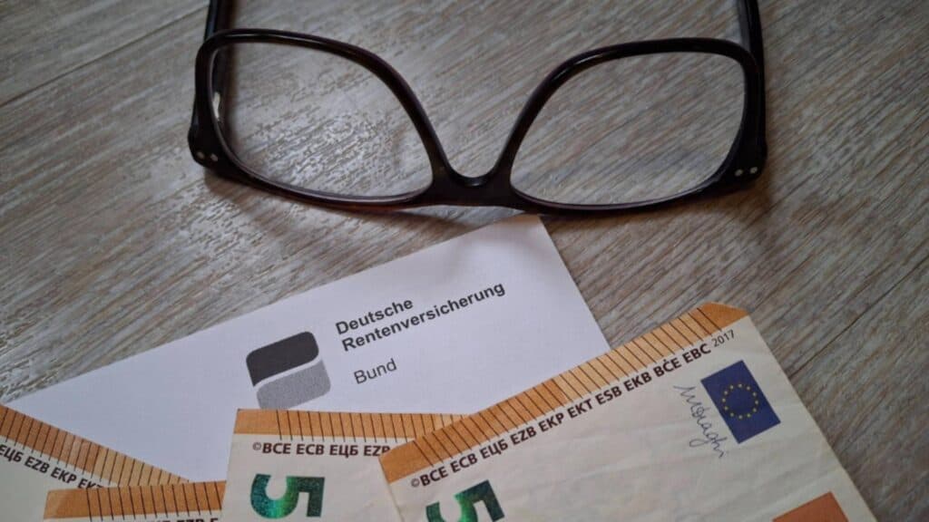 Pensionare timpurie în România: CERINȚELE necesare pentru a beneficia de acest drept
