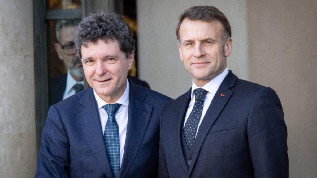 Prietenie de fațadă? Macron rămâne tăcut în urma incidentului de la aeroport cu Nicușor Dan