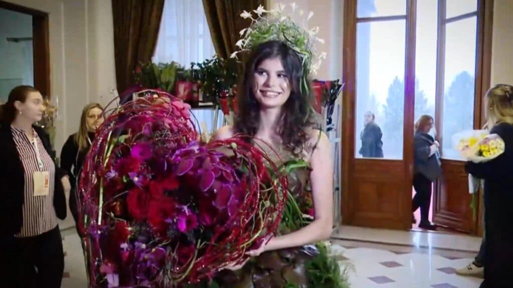 Festivalul Flowers X: O întâlnire vibrantă a pasionaților de artă florală la Palatul Snagov