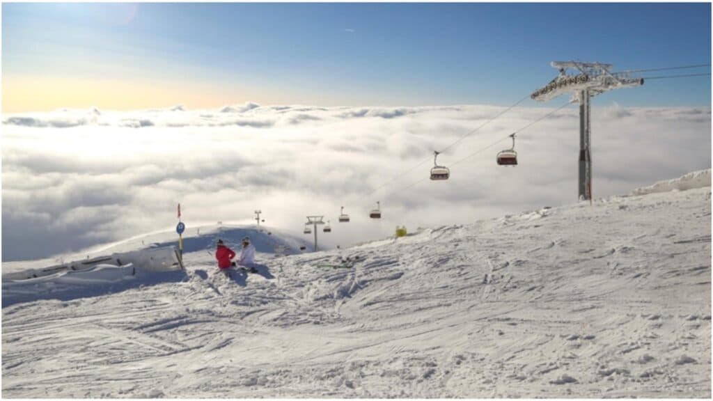Dificultăți pe pârtiile din Sinaia: utilaje și toalete afectate de gerul extrem, cu temperaturi de până la -25 de grade Celsius