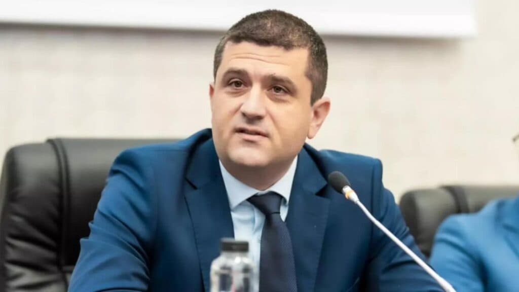 Radu Miruță își repară greșelile după ce l-a declarat erou pe Nicolae Ceaușescu