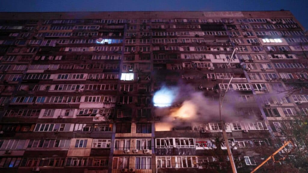 Ucraina în criză: Atacurile rusești lasă în urmă durere și localități înghețate, ziua 1416