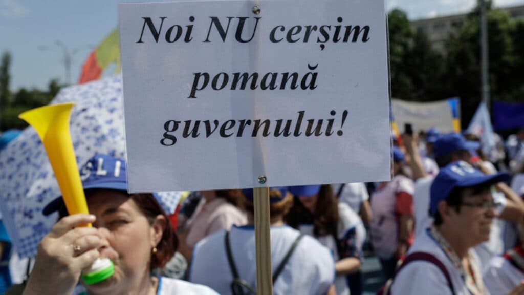 Furia din învățământ provocată de măsurile de austeritate ale lui Bolojan. Sindicatele se mobilizează pentru grevă generală, iar studenții pregătesc proteste