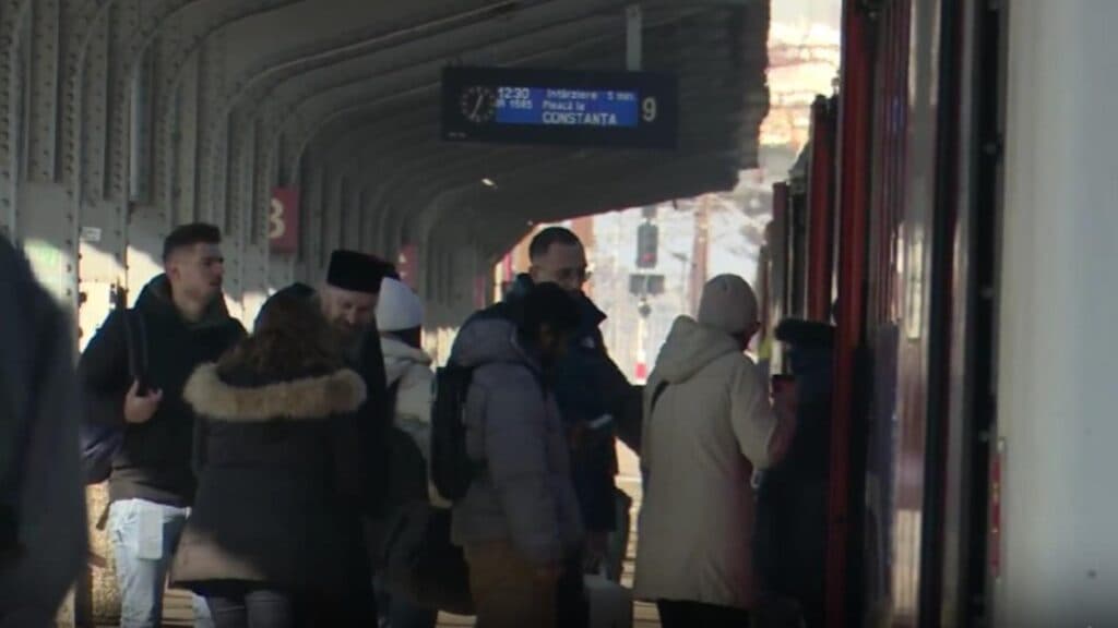 România călătorește pe căi abandonate: o moștenire uitată. CFR în declin: trenuri lente și gări părăsite