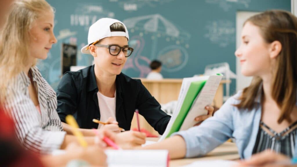 România, codașă în Europa la proporția studenților care îmbină munca cu studiile