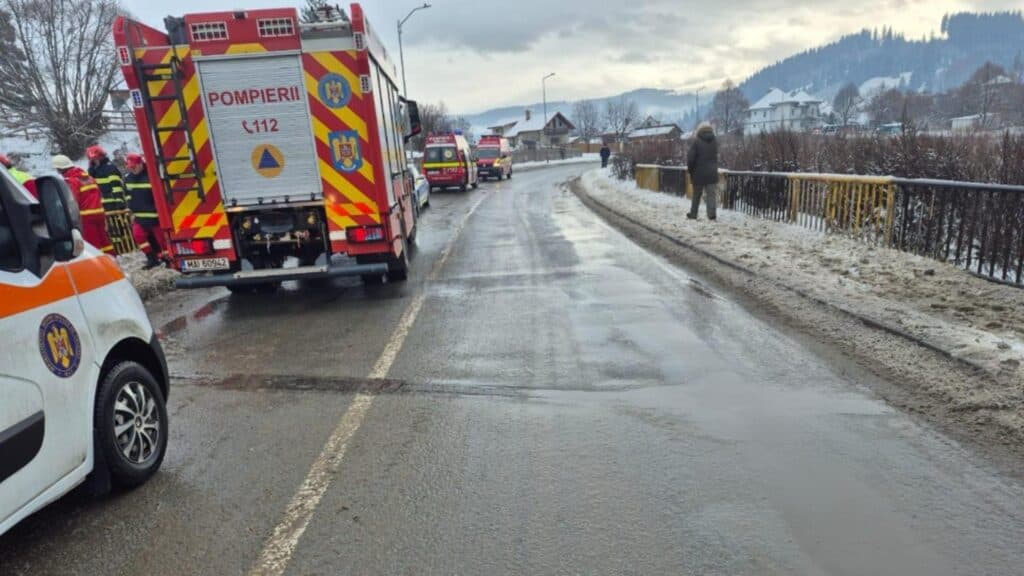 Accident pe râul Bistrița: Șase răniți, printre care patru copii, după ce o mașină s-a răsturnat