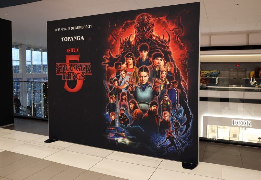 „Stranger Things” sfidează limitele și stabilește noi standarde de succes pentru Netflix