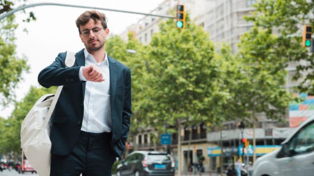 Țara europeană în care punctualitatea devine un motiv de concediere