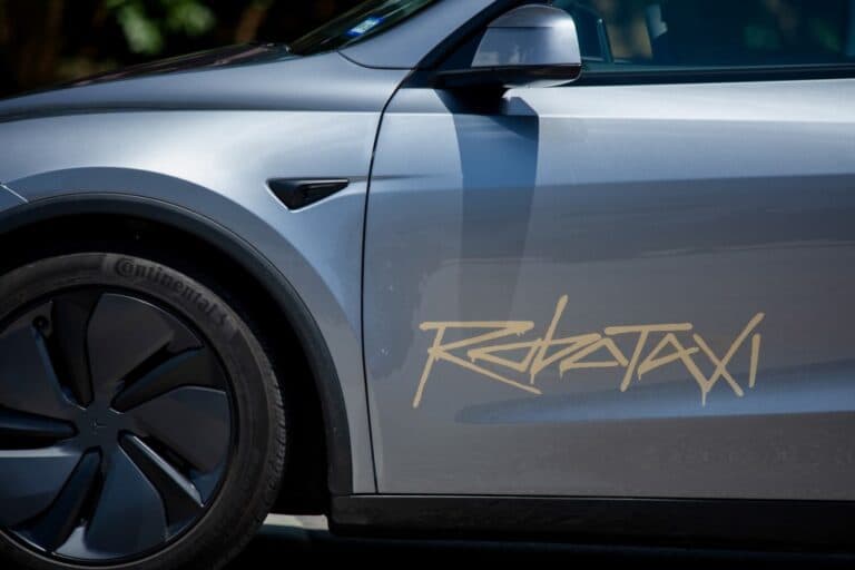 Profitul Tesla a scăzut cu 46% în 2025