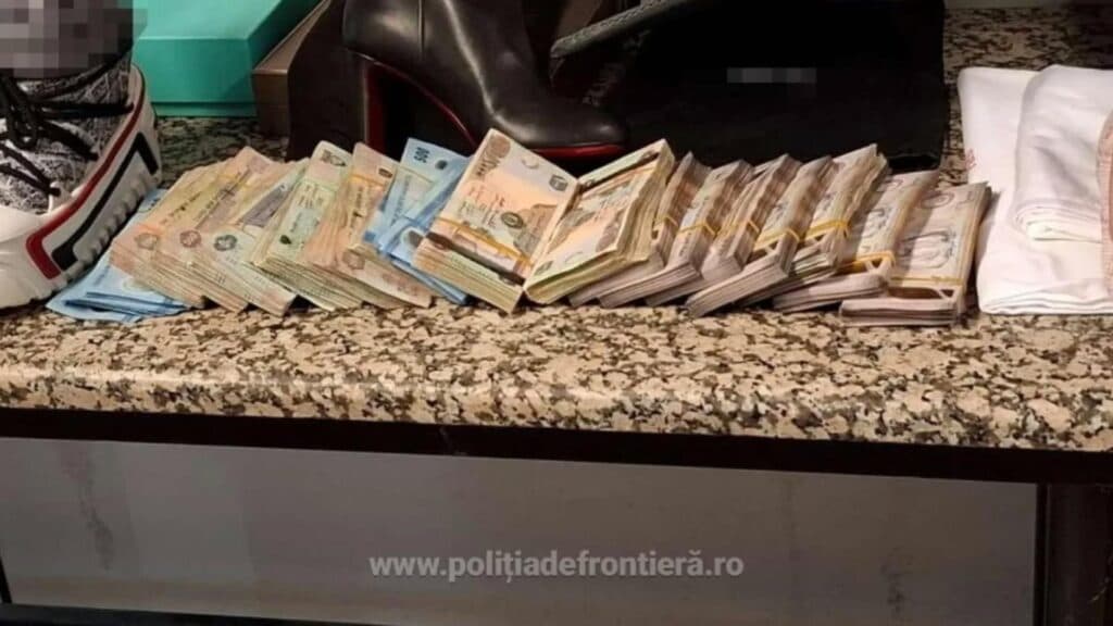 Comoara ascunsă în bagajele de călătorie. Două românce venite din Dubai, depistate pe Otopeni cu 3 milioane de euro în numerar și bijuterii din aur