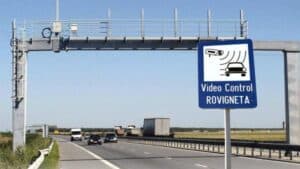 Tot ce trebuie să afli despre rovinietă în 2026: costuri, modalități de plată și consecințele neplăcute ale neplății acesteia