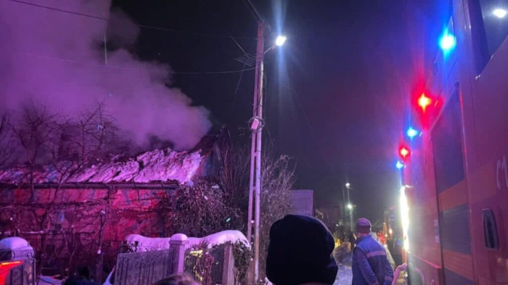 Drama din județul Alba: Un bătrân a fost descoperit carbonizat în urma incendiului devastator care i-a distrus locuința