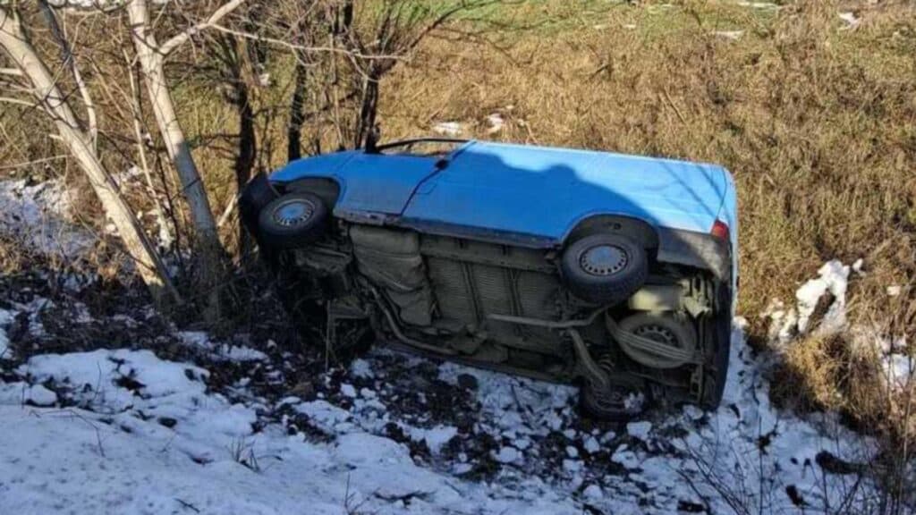 Accident fatal în Timiș: Un bărbat de 54 de ani și-a pierdut viața după ce autoturismul său s-a răsturnat într-un canal
