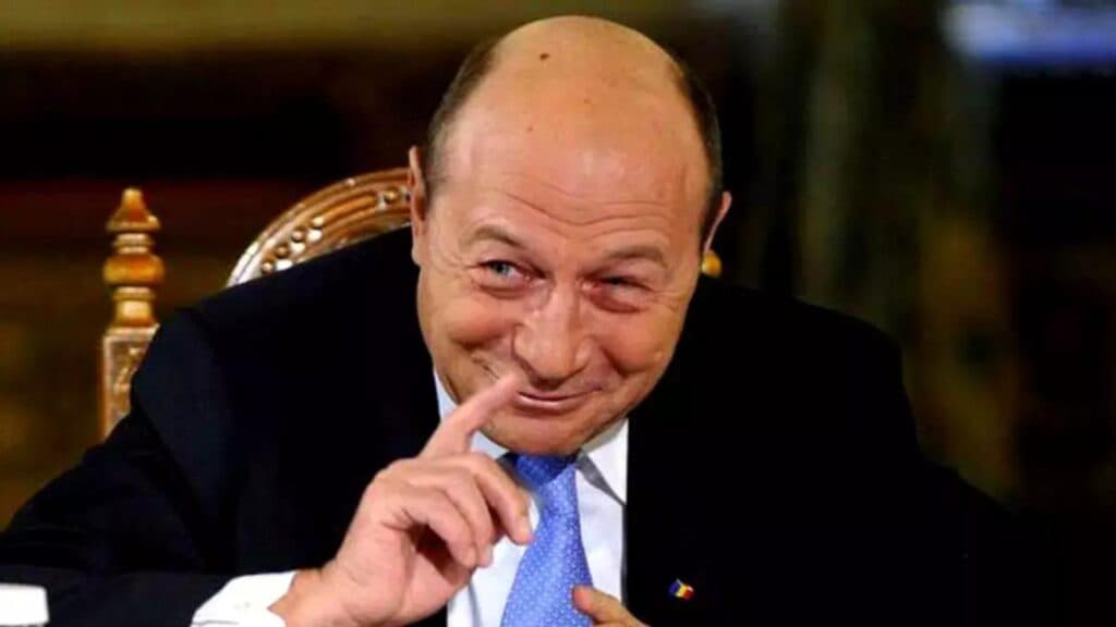 Traian Băsescu, afectat de o creștere de trei ori a impozitului comparativ cu anul precedent: „Toate taxele s-au majorat și românii sunt copleșiți.”